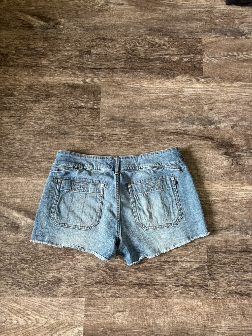 Anthropologie/ Pilcro Women's Denim “The Wanderer” Shorts - Picture 4 of 6